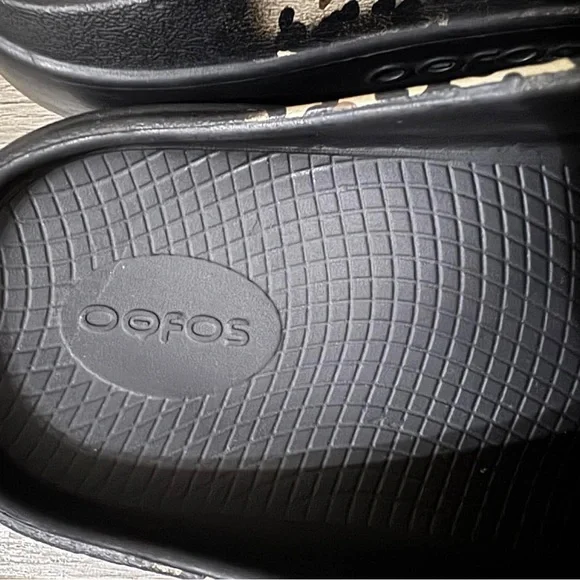 OOFOS Leopard Print Mules - Picture 4 of 8